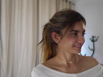 girl
        urcutelinda cam image #5679160