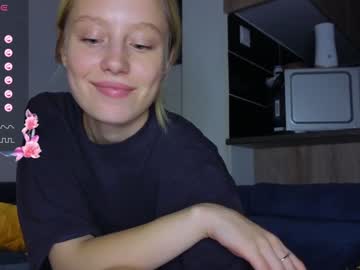 girl
        callme_star cam image #4385243