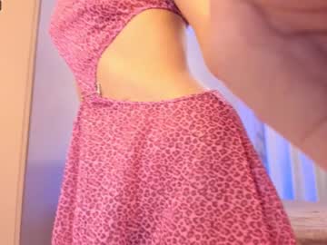 girl
        tin_zhi cam image #1450336