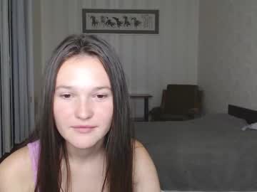 girl
        real_nature cam image #2718384