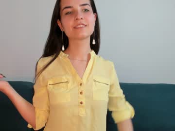 girl
        zeldaflowers cam image #4060526
