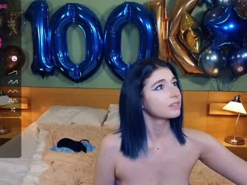girl
        your_desssert cam image #2881379