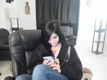 girl
        emoxbunny cam image #2804652