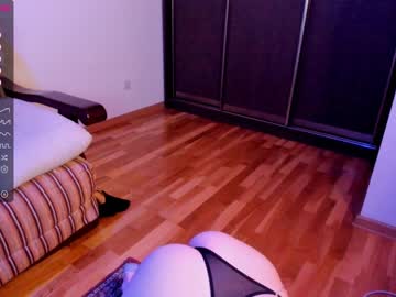 girl
        sweetlighter cam image #1203817