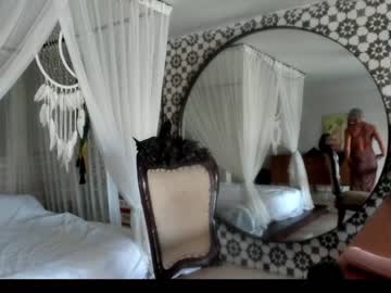 girl
        nadyabasinger cam image #1560278