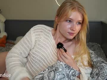girl
        bestblondiiecb cam image #6404018