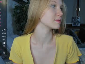 girl
        one_1ove cam image #5744812