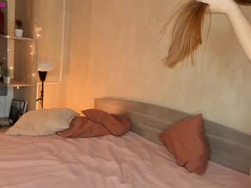 couple
        another_night cam image #149924