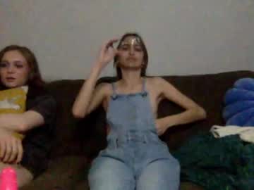 girl
        brattyashie cam image #4983763