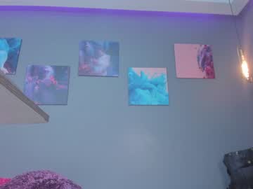 girl
        izzy_evans cam image #1671488