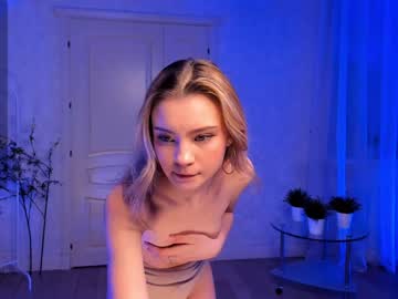 girl
        roseholloway cam image #3366937