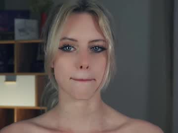girl
        audreycarvin cam image #6657944