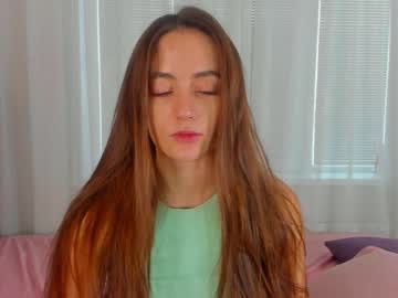 girl
        angelina_new cam image #2268834