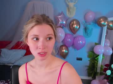 girl
        milablush cam image #2882956