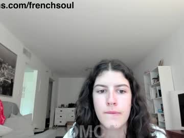 girl
        frenchava cam image #4204171