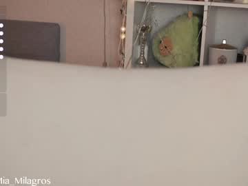 girl
        mia_milagros cam image #2224825