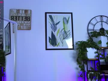 girl
        elizabeth__gray cam image #1828075