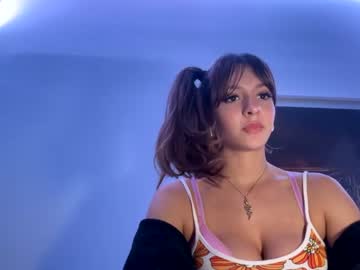 girl
        laraadriana cam image #1731597