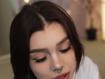 girl
        karina_amiri cam image #4721362