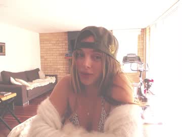 girl
        kendalltyler cam image #4261874