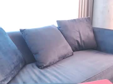 girl
        kittie cam image #1046747