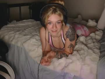girl Nude Cam Girls Playing Games with carolinecowgirl