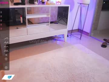 girl
        swt_molly cam image #659686
