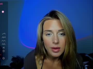 girl
        theselina_kyle cam image #2856123