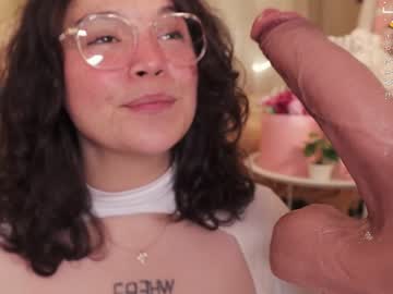 girl
        chery_lady22 cam image #1846023