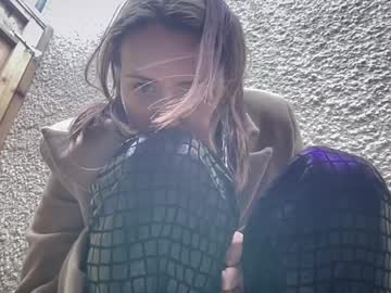 girl
        eatmypie69 cam image #6358990