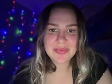 girl
        skylarpeachy cam image #6190140