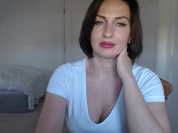 girl
        mallinia cam image #6791886