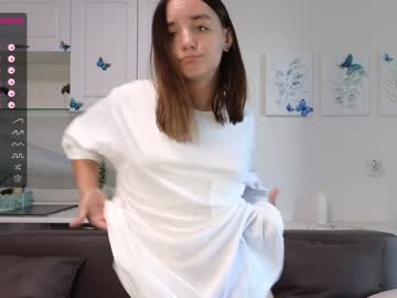 girl
        karalyons cam image #2154851