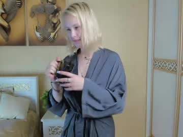 girl
        linettehazlett cam image #4622852