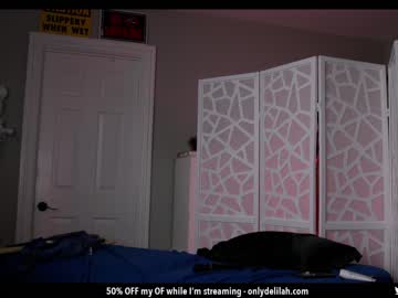 couple
        delilahcass cam image #3826246