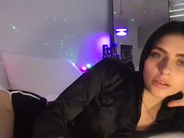 girl
        laurenhamden cam image #3417269