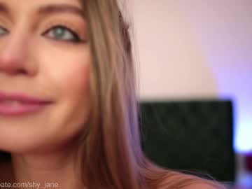 girl
        shy_jane cam image #5332331