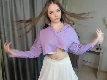 girl
        maxinebickham cam image #6753596