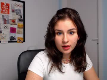 girl
        jasmine_hayden cam image #484175