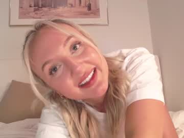 girl
        dreamyylilah cam image #4128826