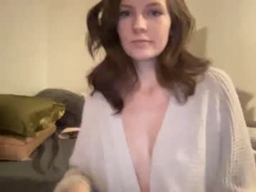 girl
        temptressteasecam cam image #3122245