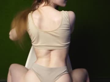 girl
        tinabredley cam image #3315145