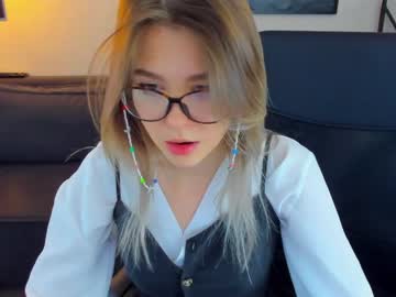 girl
        lisa_roses cam image #458268