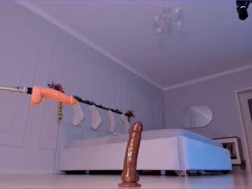 girl
        aerri_lee cam image #422264