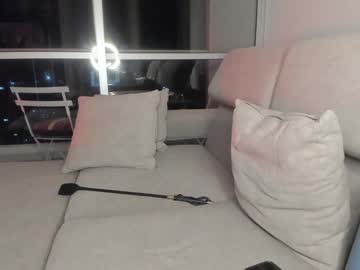 girl
        hollyshit_ cam image #4840055