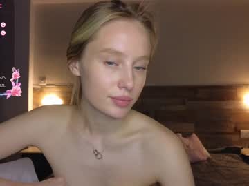 girl
        callme_star cam image #4146293