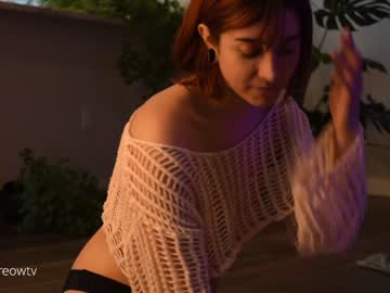 girl
        lizmreow cam image #3681761