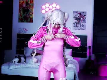 girl
        madnessalise cam image #1706496
