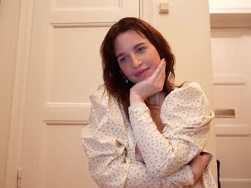 girl
        ellaa91 cam image #5985976