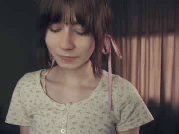 girl
        meghanash cam image #4023461